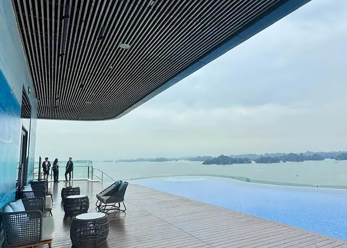 A La Cart With Bay View And Water Music 4* Hạ Long